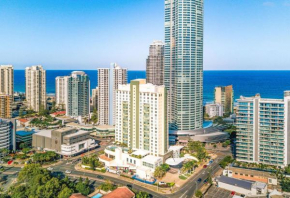 Отель voco Gold Coast, an IHG Hotel  Серферс-Парадайс